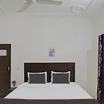 Collection O Mayank Guest House Near Iskcon Temple Noida