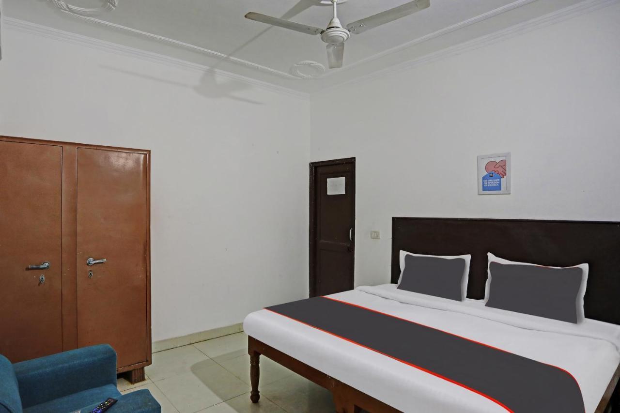 Collection O Mayank Near Iskcon Temple Noida Hotel Kalkaji Devi